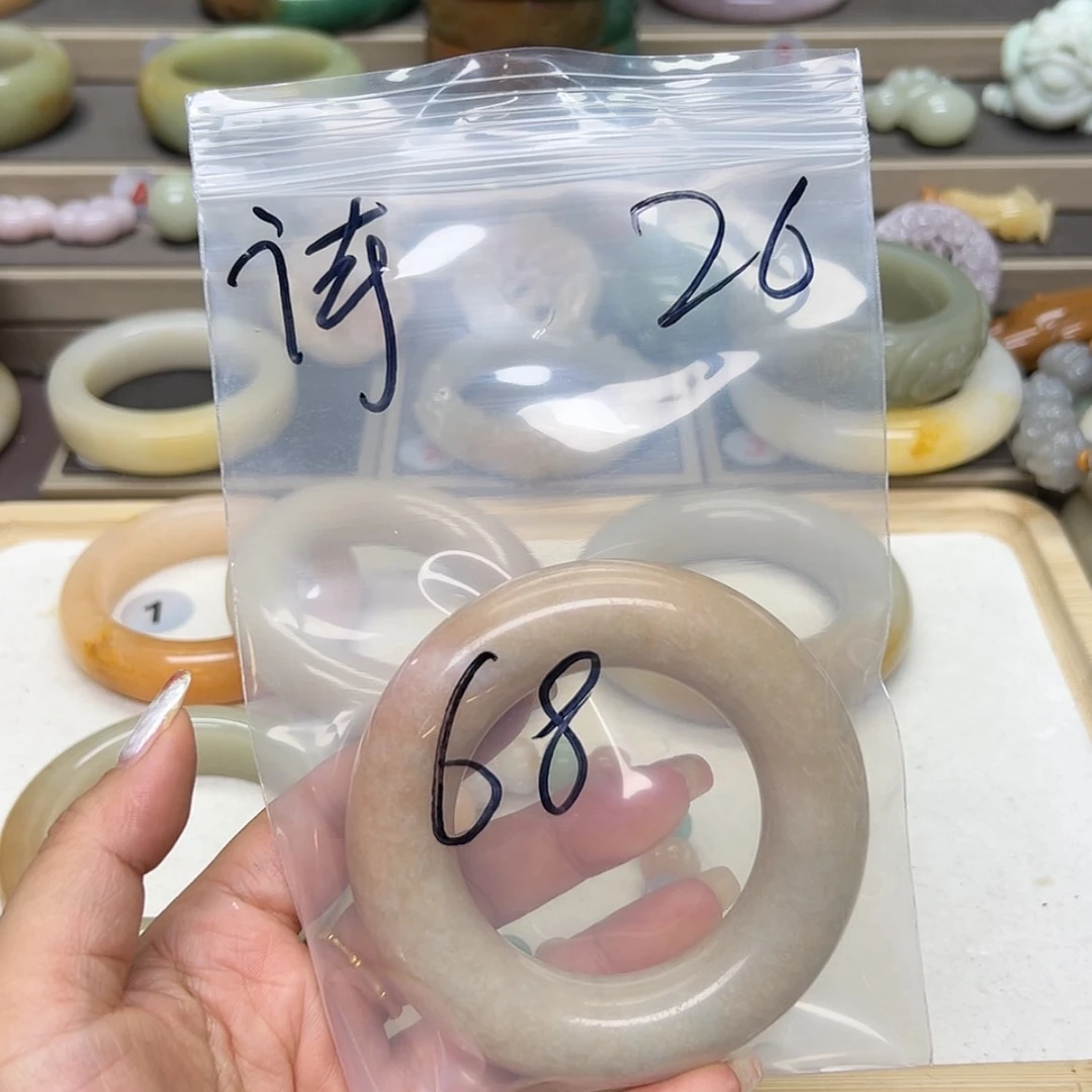 【闪购商品】石英质玉手镯未镶嵌赞*诗