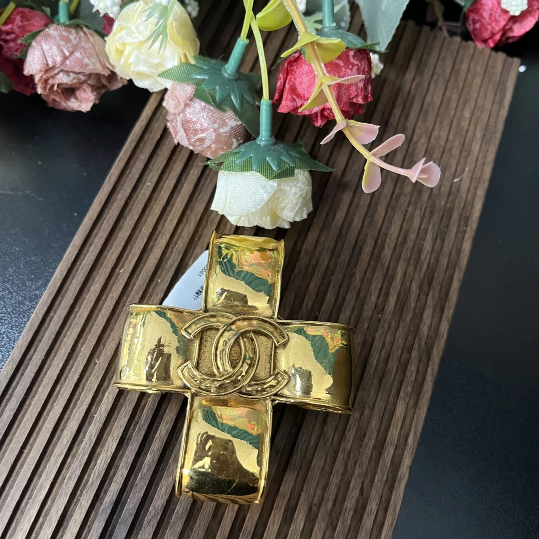 95新 Chanel/香奈儿 拉斐尔栗子/香奈儿胸针/x00081/十字架