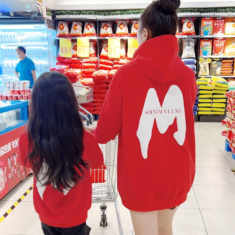 洋气亲子装母女装秋装2022新款潮特别的一家三口母子连帽卫衣外套