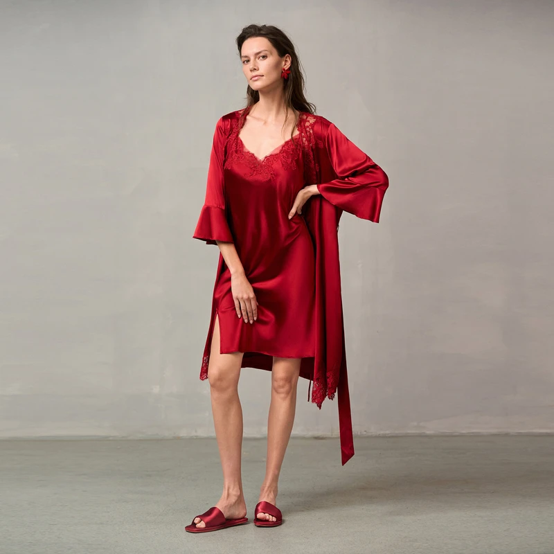 AIMER/爱慕婚礼之夜睡袍真丝女款薄款红色蕾丝新娘晨袍AM48A051