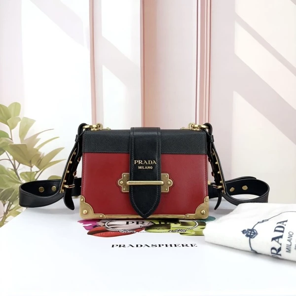 妃鱼/95新/普拉达/Prada/单肩包/市场价35000