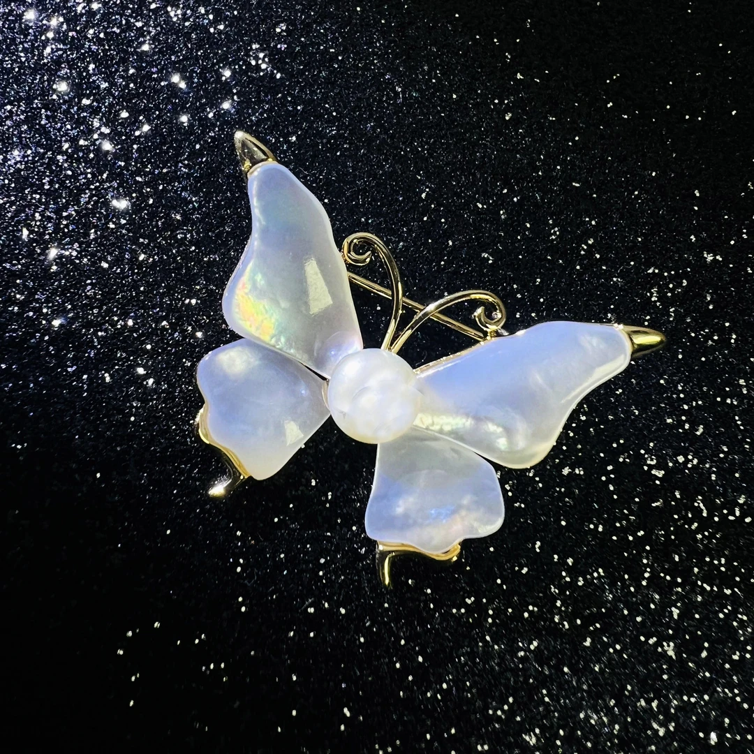 铜合金仿珍珠胸针 XZ3072施家·蝶仙蝴  蝶胸花百搭素款仙气胸针