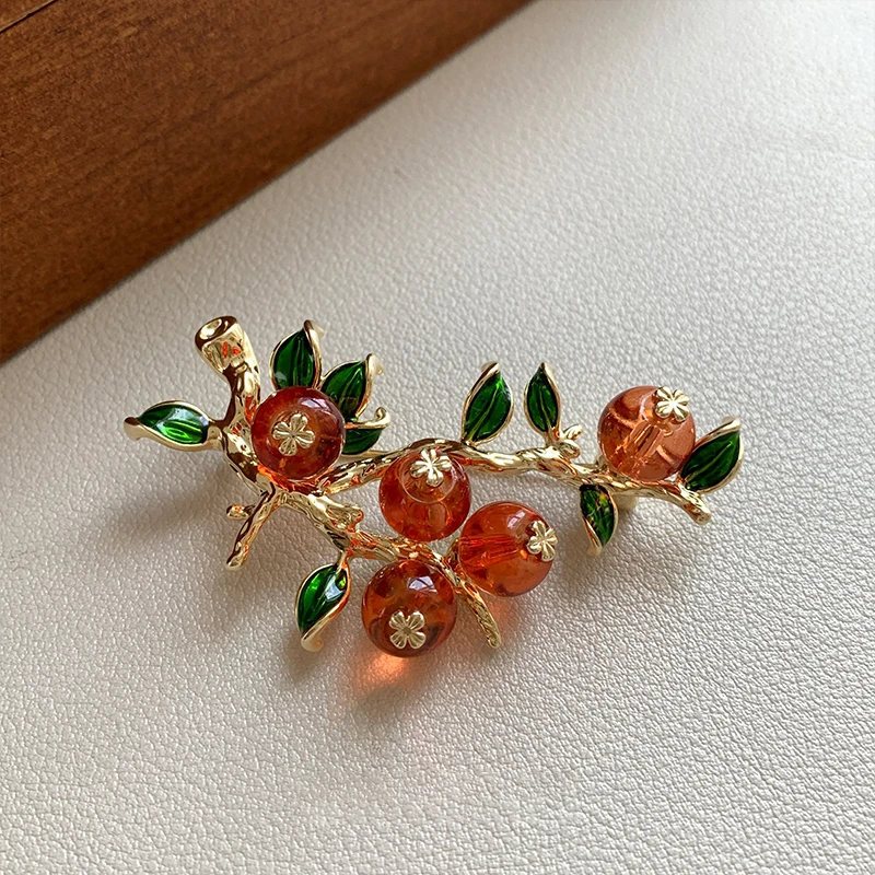 澜瑟 锌合金铅玻璃胸针 XZ3721如意小柿子胸针精致简约经典时尚