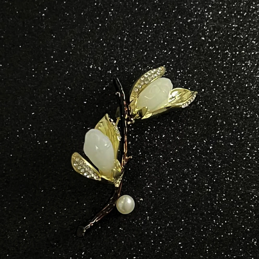 锌合金仿水晶胸针 xz4651二乔白玉兰 优雅胸针轻奢时尚百搭复古