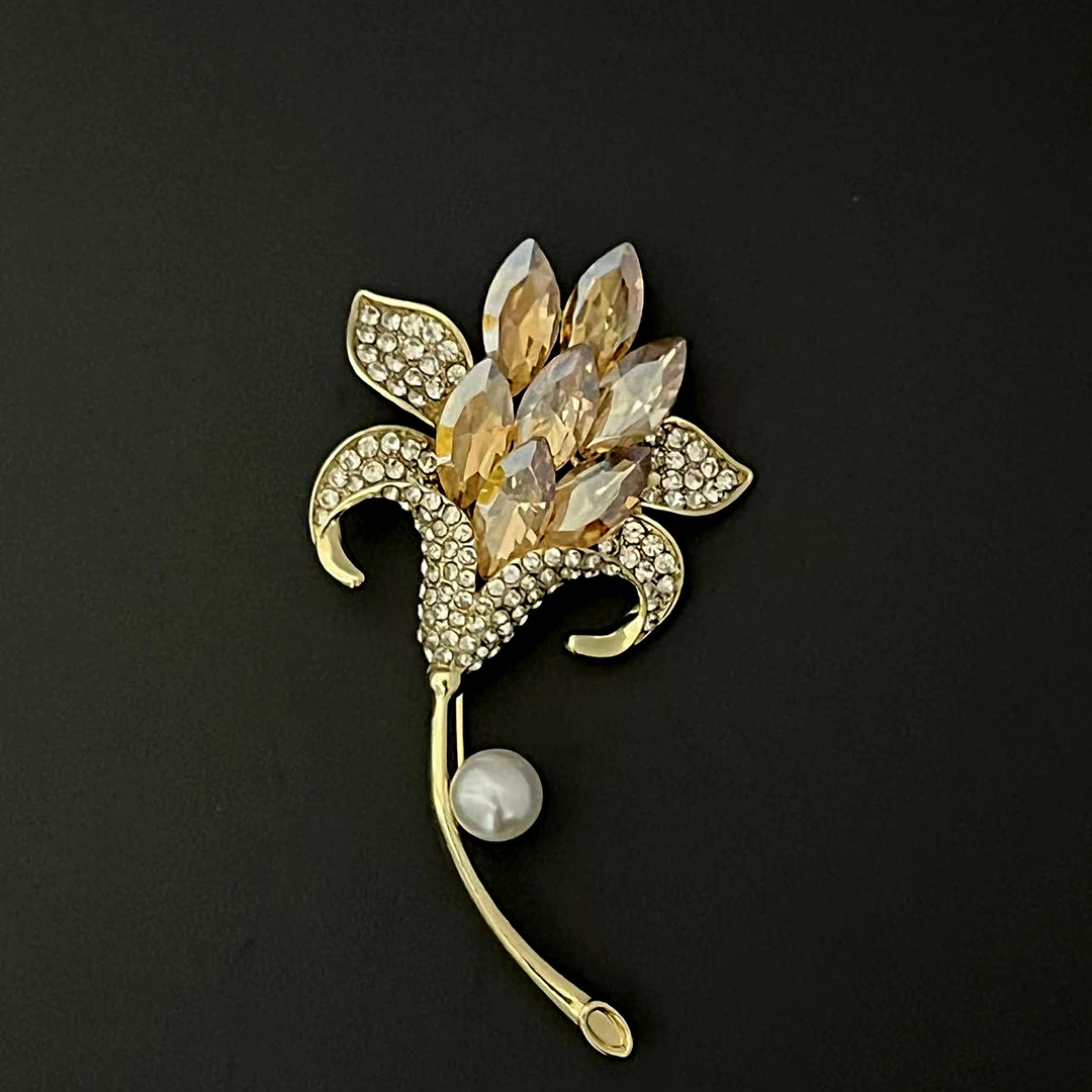 锌合金仿水晶胸针 xz4655风信子 香槟金