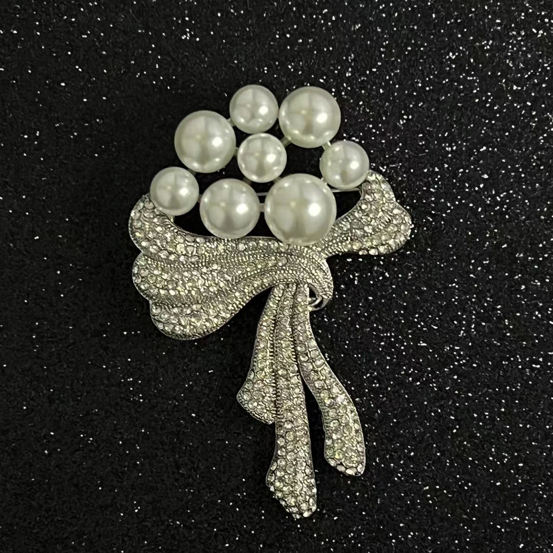 锌合金仿珍珠胸针 xz4640相思树 白珠 手工白色轻奢时尚银色重工