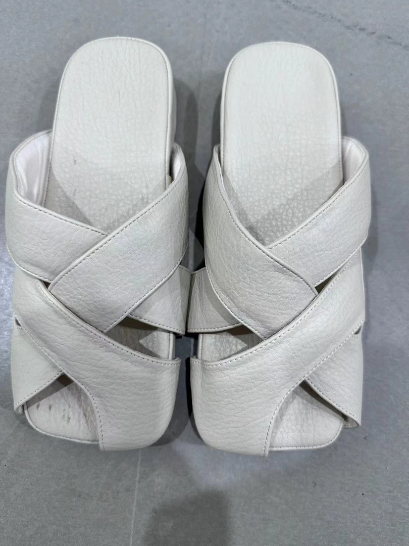 时尚百搭凉鞋5558