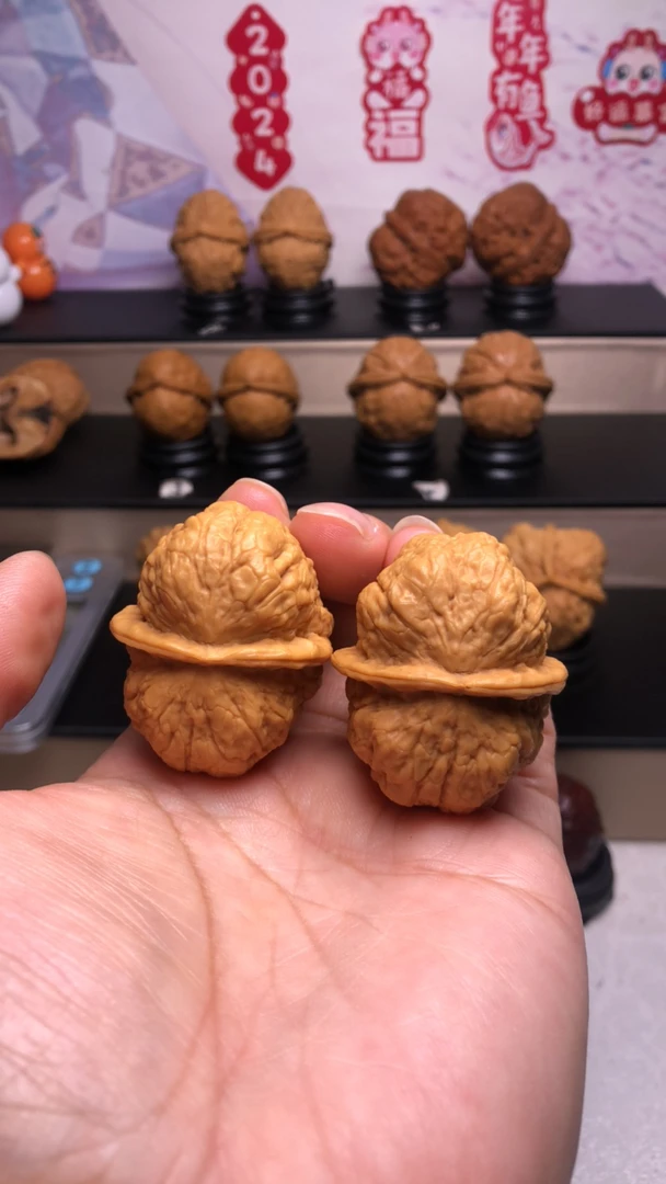 灵山老蟾云南野生铁皮核桃文玩