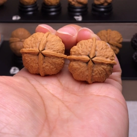 文玩核桃把件小四喜四楞7