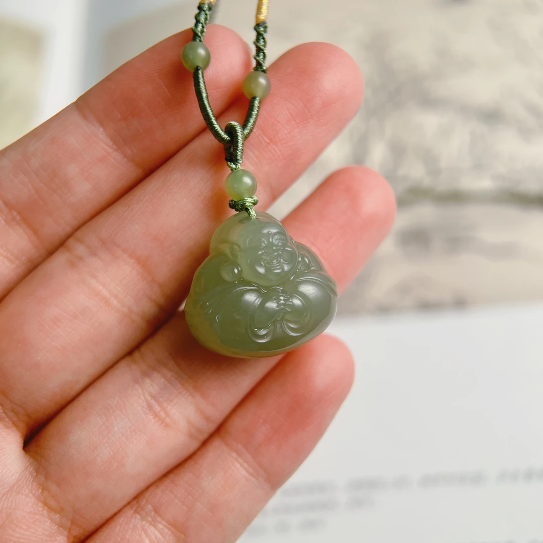 正宗和田玉青海野沟晴水湖水绿抱抱佛宝宝佛吊坠上等品质