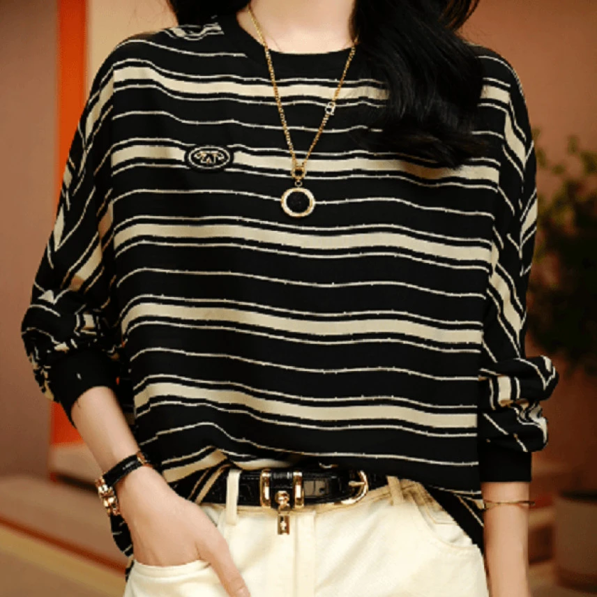 （YL）春秋洋气长袖时尚宽松上衣女百搭显瘦显白百搭印花圆领减龄