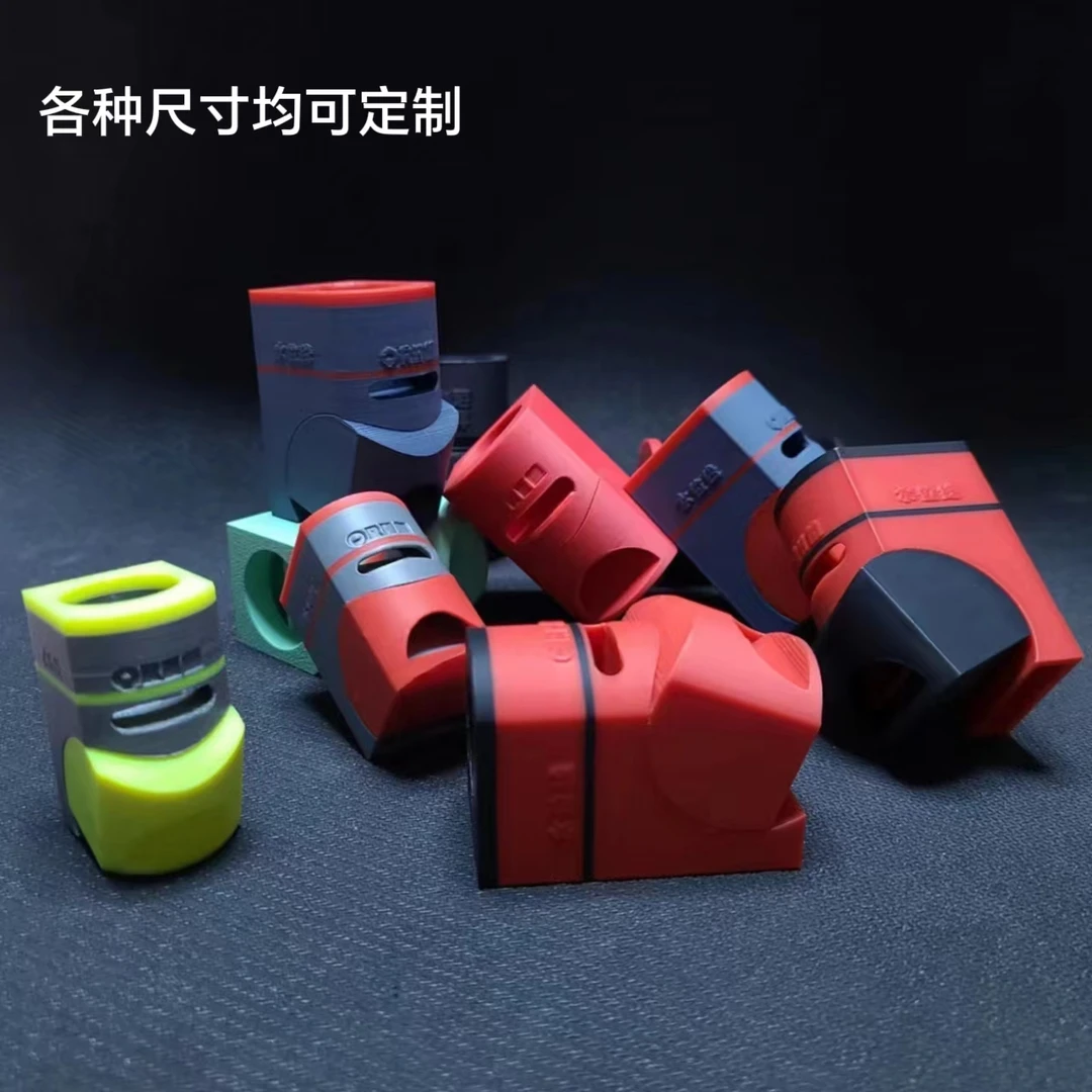 鱼缸出水口鱼跃缓流出水口，圆弧设计可调节角度出水完美覆盖缸底。