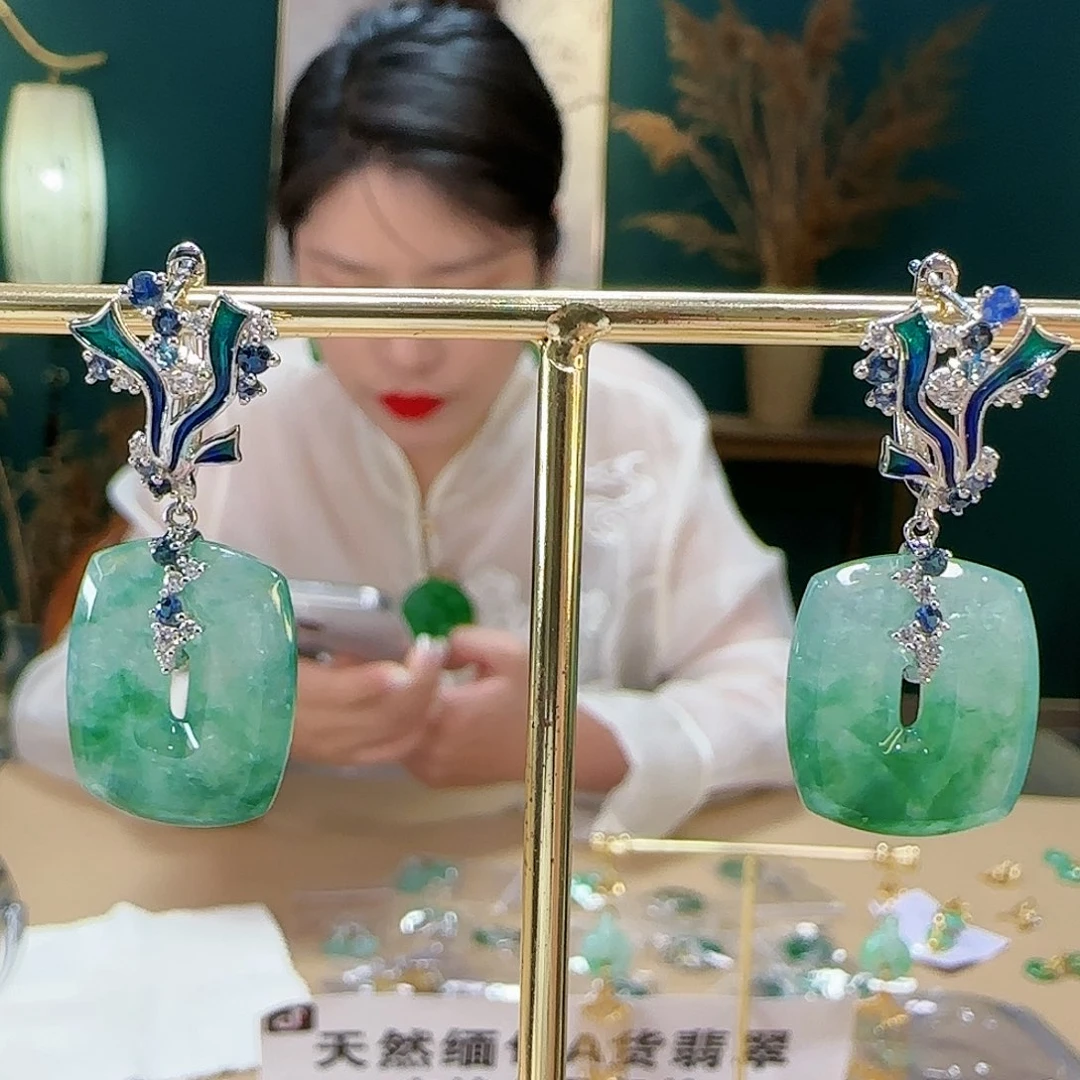 翡翠耳饰18K金镶嵌耳饰