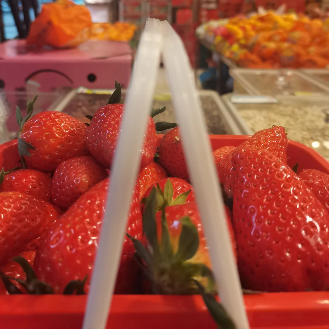 贵州花溪草莓  大果  一篮净果两斤红颜