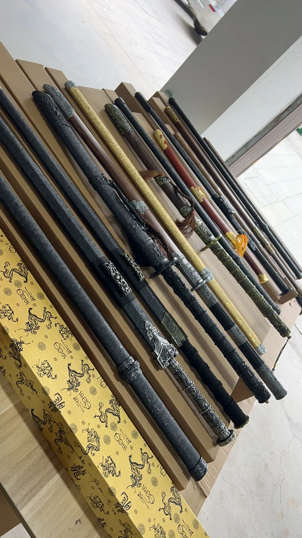 龙泉市僵尸工坊十八般兵器唐刀宝剑绣春刀一体锻打未开刃收藏送礼