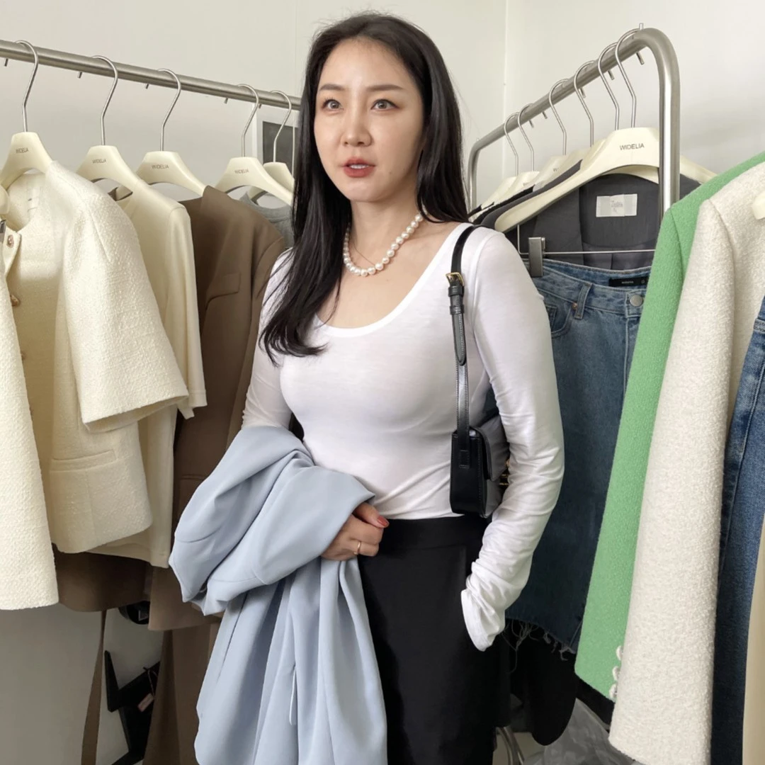 widelia陈魅儿2025春夏季新款  大u低领紧身上衣长袖打底衫  7050