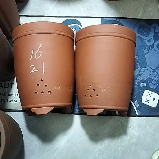 紫砂20CM（含）-50CM（不含）红泥三线两个微瑕