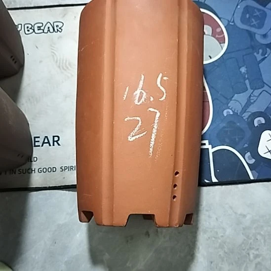 紫砂20CM（含）-50CM（不含）红泥抽角六方一个微瑕