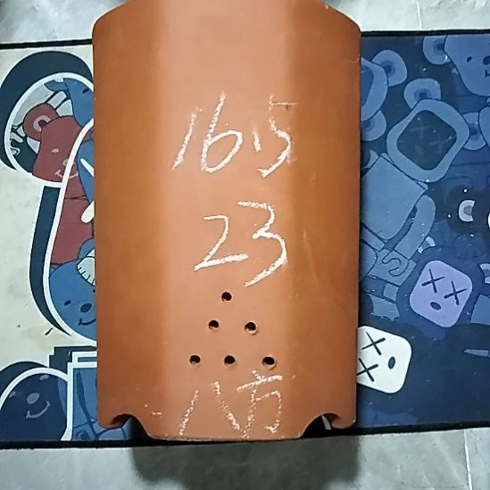 紫砂20CM（含）-50CM（不含）红泥八方一个微瑕