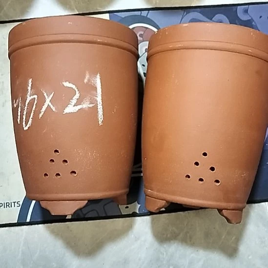 紫砂20CM（含）-50CM（不含）红泥三线两个微瑕