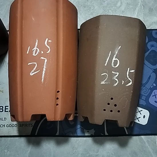 紫砂20CM（含）-50CM（不含）红泥抽角一个，六方一个