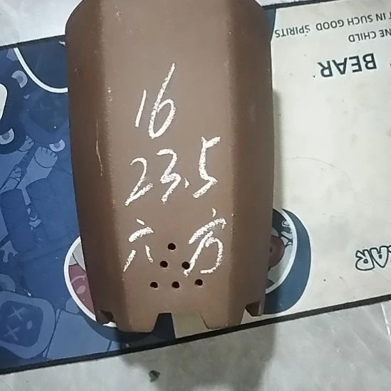 紫砂20CM(含)-50CM(不含)六方一个微瑕