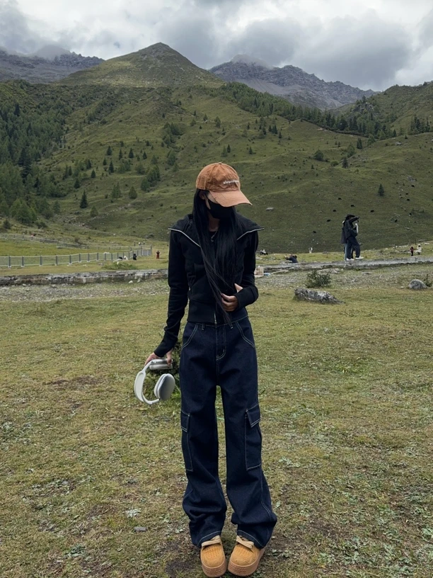 050美式黑色连帽卫衣女秋季新款拉链开衫短款运动外套修身显瘦