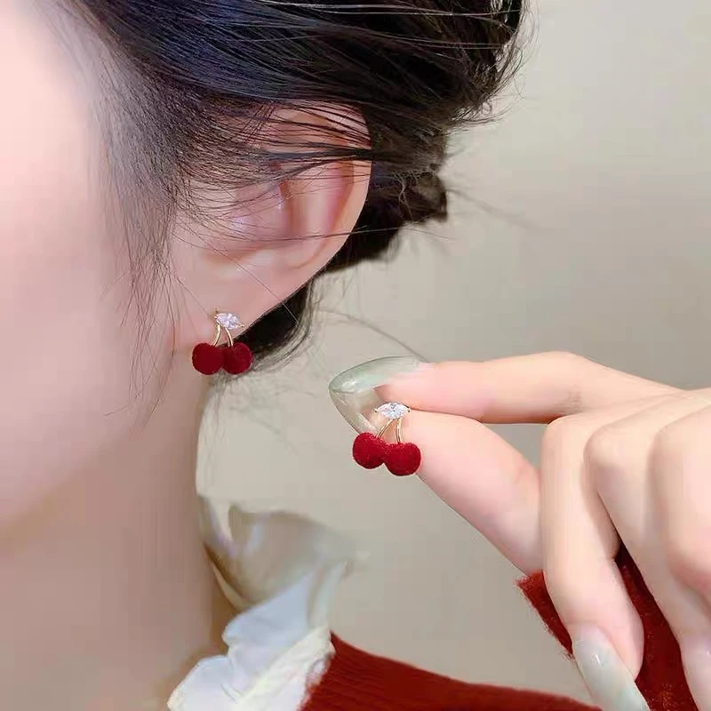 合金耳饰 红色樱桃耳环丝绒耳钉女小巧精致时尚高级感气质耳饰潮