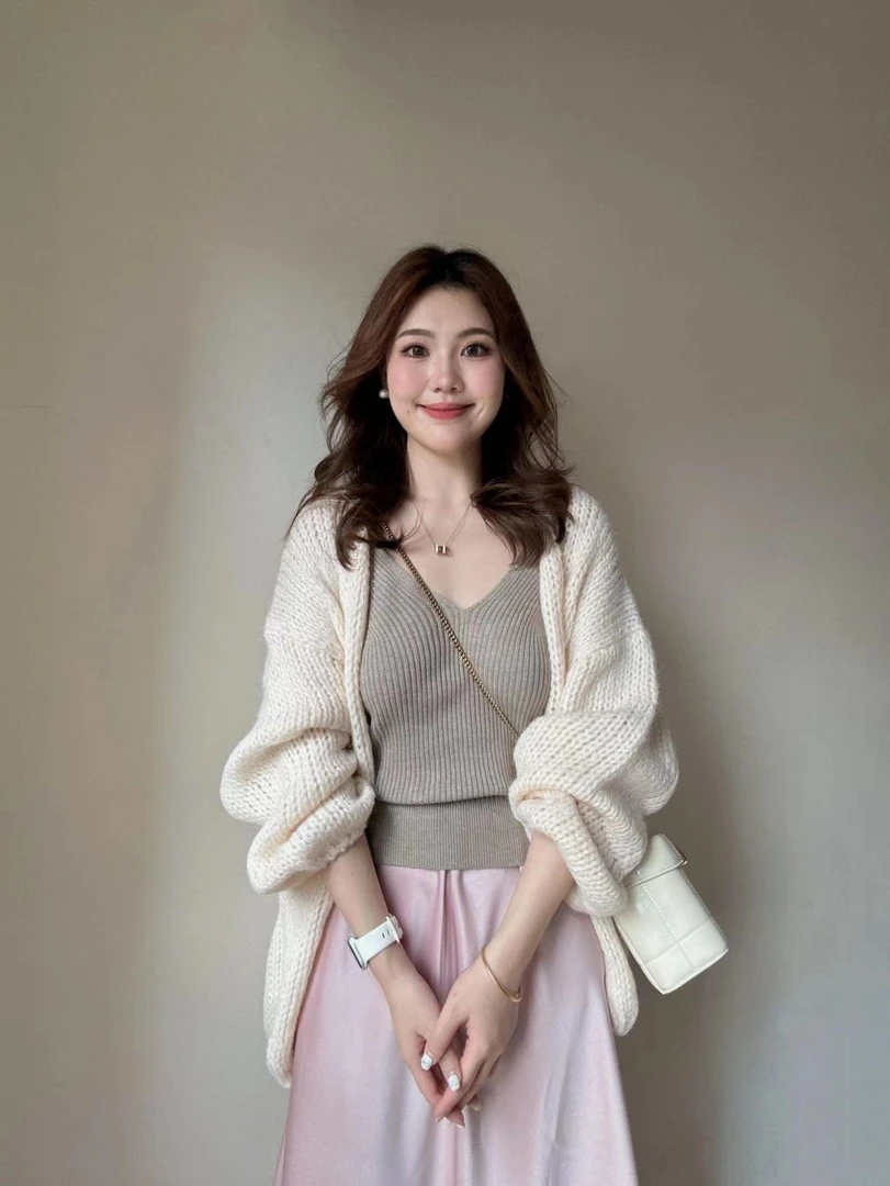 秋季新款女装套装慵懒风毛衣粉色半身裙温柔风气质法式韩剧三件套