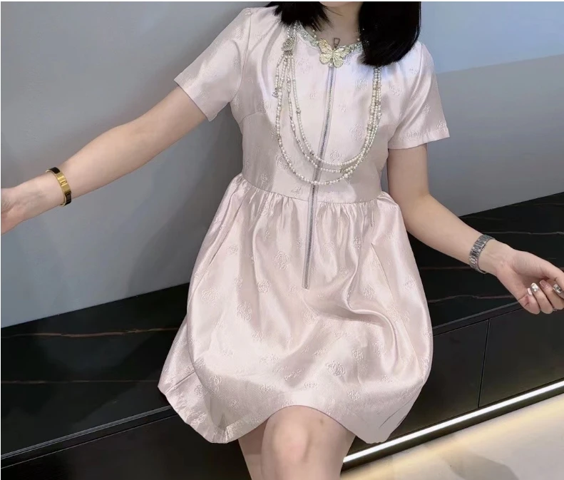 【玫瑰刺绣连衣裙】重工设计领口气质显瘦女装连衣裙-苋 15148(067)