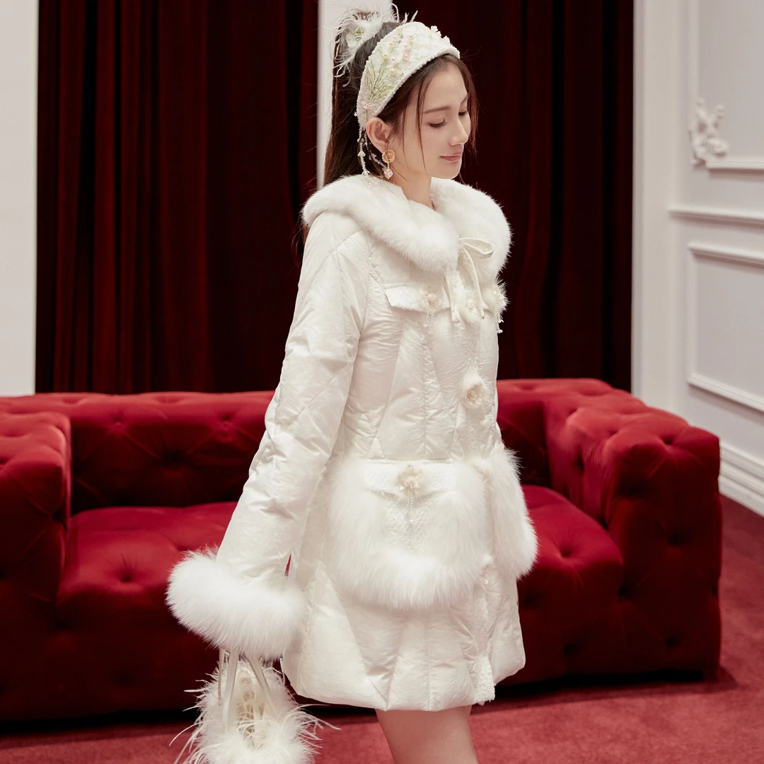 MarieElie【冷月凌冬】新款钉珠毛毛羽绒服EAE33K14320