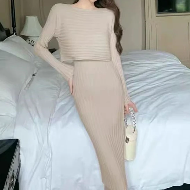 女士高级感百搭显瘦气质中长款针织套装裙C7900