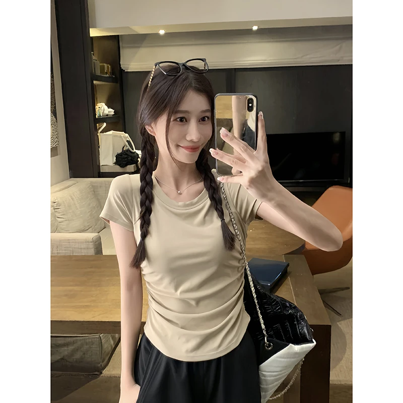 辣妹褶皱设计感不规则短款上衣女夏季带胸垫收腰显瘦百搭正肩t恤