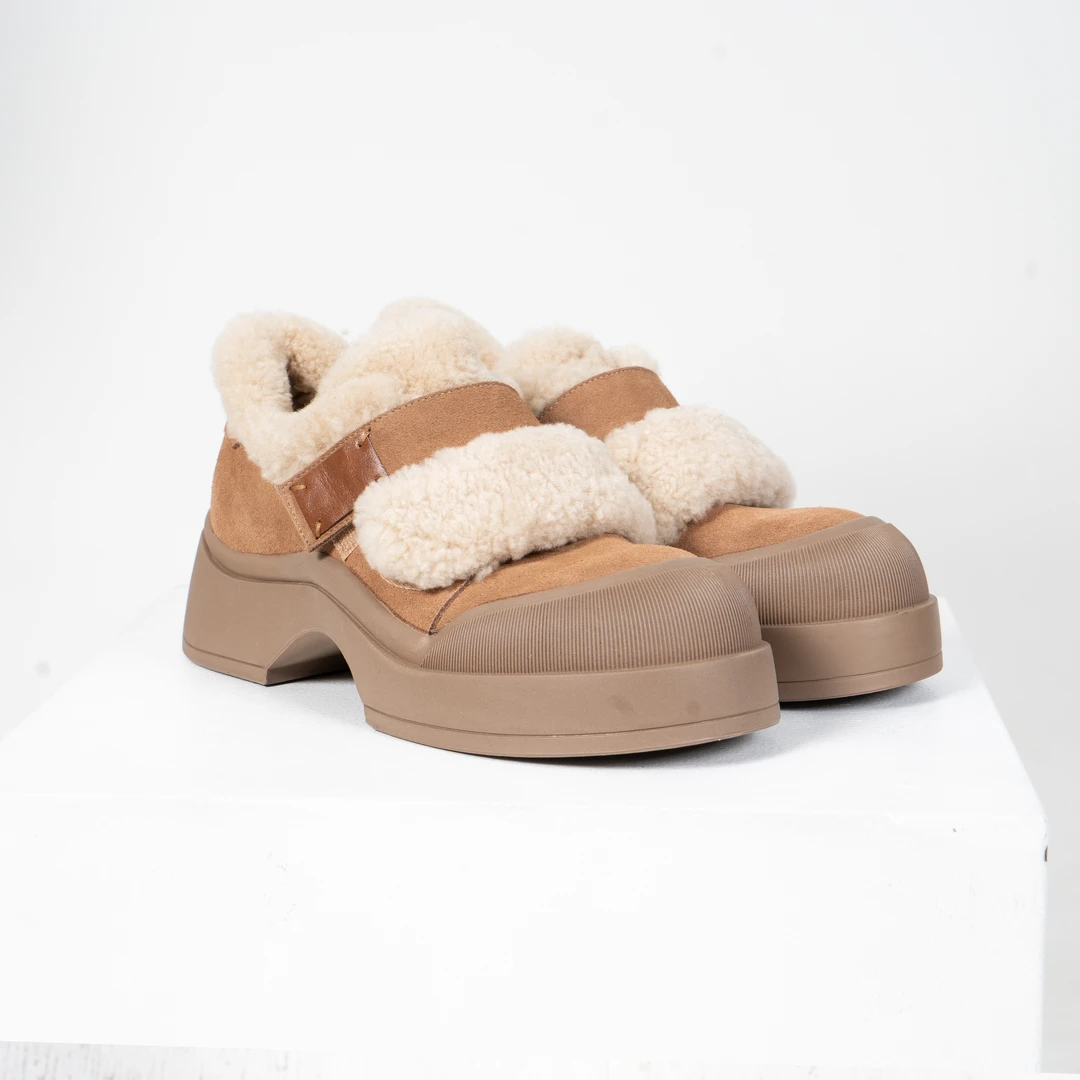 秋冬雪地靴新款保暖短筒时装雪地靴休闲时尚厚底加绒圆头百搭短靴