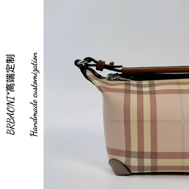 B21 经典格纹高级感少女粉饭盒包XX