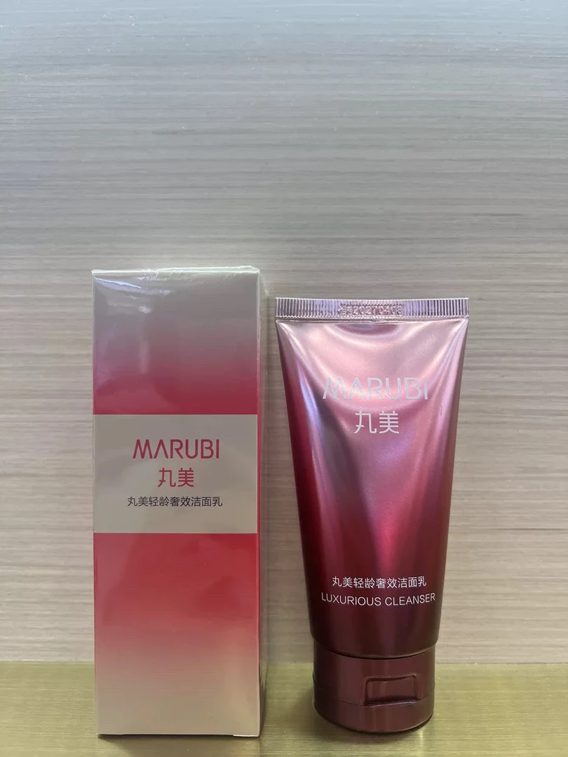 丸美轻龄奢效洁面乳60g5v多肽洁面