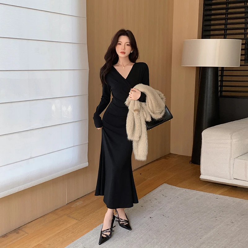 岛歌夫人 V领包臀裙鱼尾连衣裙打底裙内搭长款黑色修身气质82194