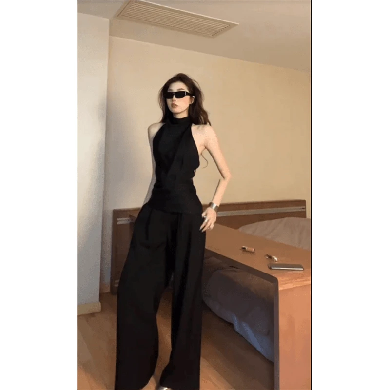 2025夏季新款时尚休闲风设计感辣妹挂脖露肩背心上衣女高腰阔腿裤