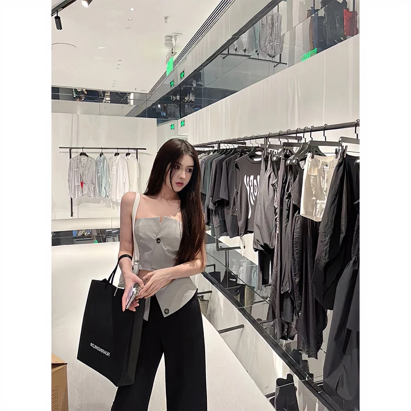 开春穿搭时尚气质女士春季新款辣妹短款抹胸上衣设计感宽松阔腿裤