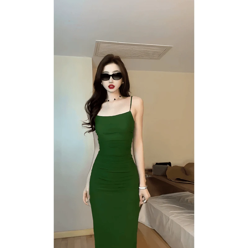 轻熟风小众减龄性感辣妹吊带连衣裙女2025夏季新款收腰包臀鱼尾裙