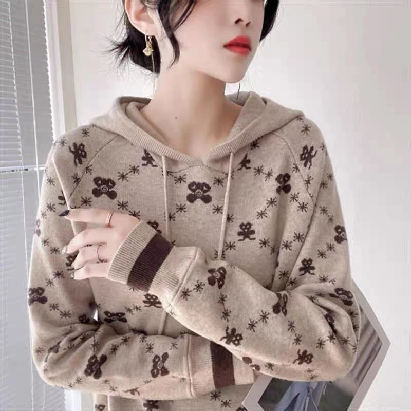 45#提花小熊连帽外套秋冬气质穿搭时尚洋气宽松显瘦针织长袖卫衣