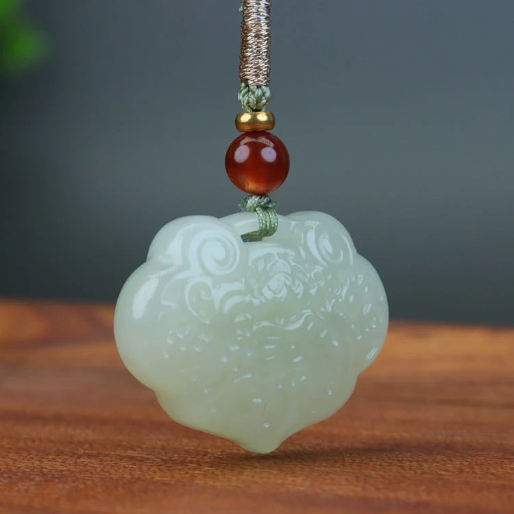 天然和田玉白玉青白玉平安锁吊坠桃心锁如意锁玉石挂件女士佩戴