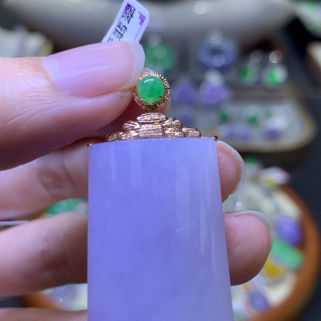 【闪购商品】翡翠颈饰18K金镶嵌翡翠吊坠项链