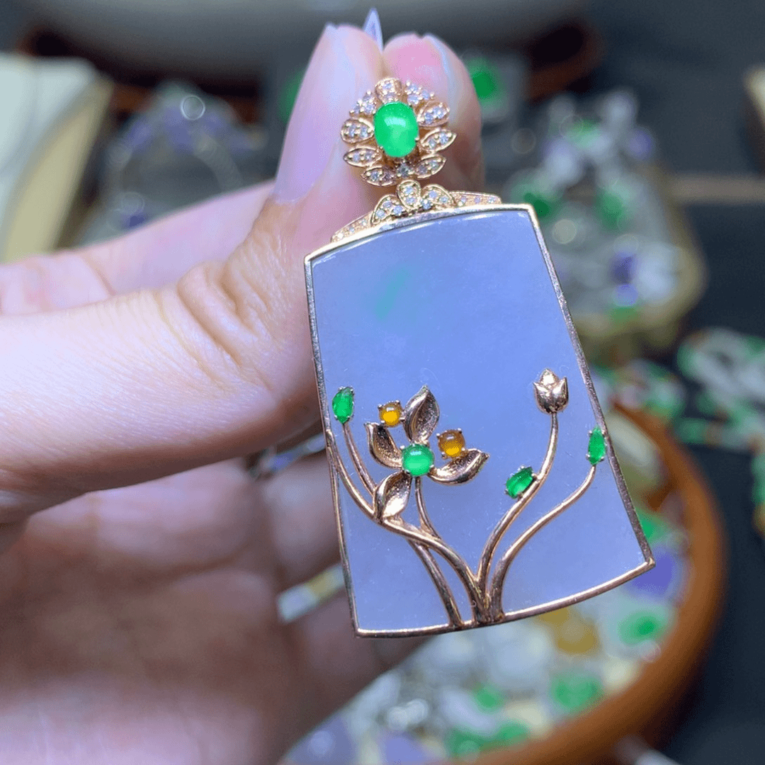 【闪购商品】翡翠颈饰18K金镶嵌翡翠吊坠项链