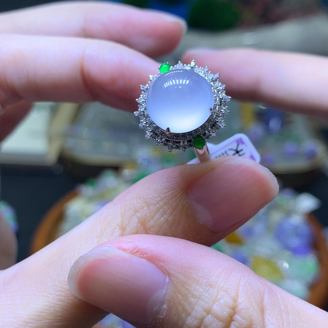 【闪购商品】翡翠颈饰18K金镶嵌翡翠吊坠项链