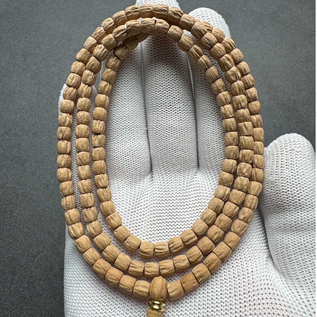 精品顺纹热振柏香籽，尺寸5.5mm