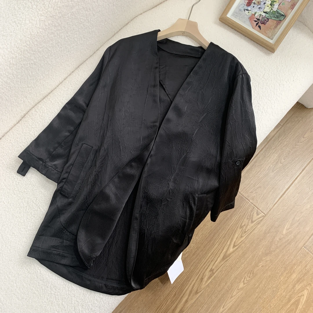 N780L    V领褶皱肌理感后开叉七分袖通勤气质西装开衫（卡码拍大）