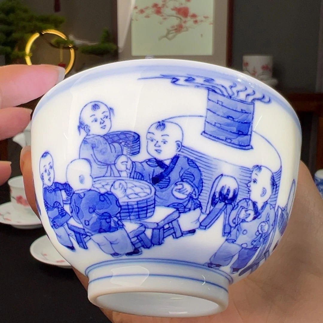 青花童子蒸蒸日上直口杯
