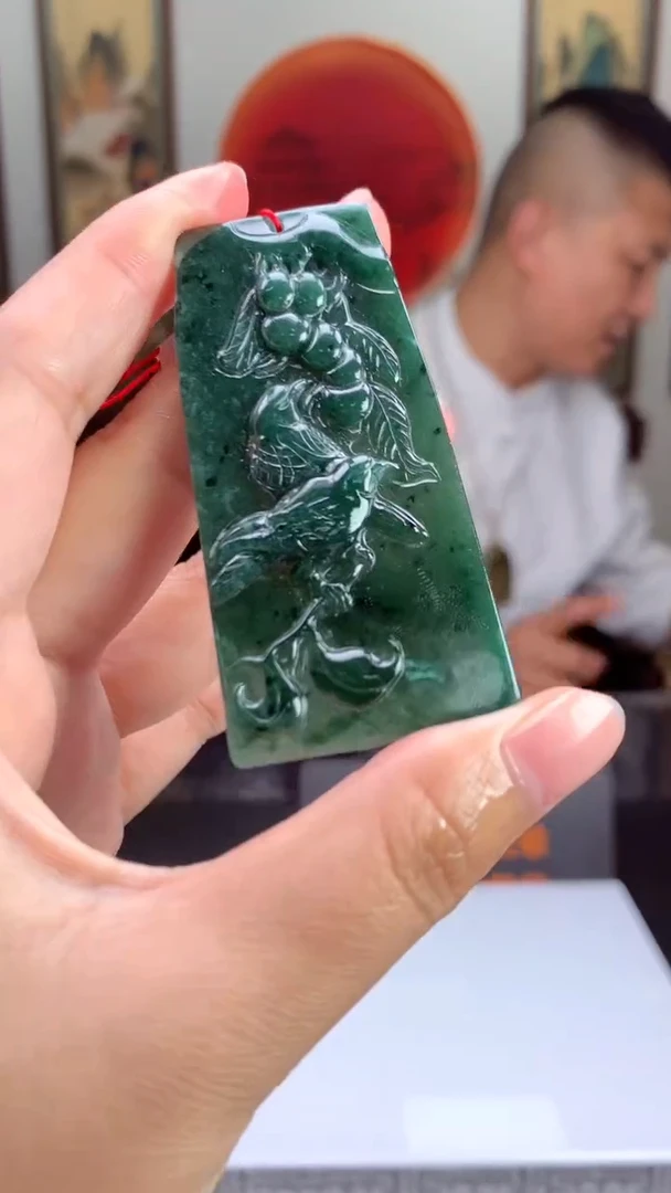 【闪购商品】定制翡翠未镶嵌挂件多样性发货（拍一发一）