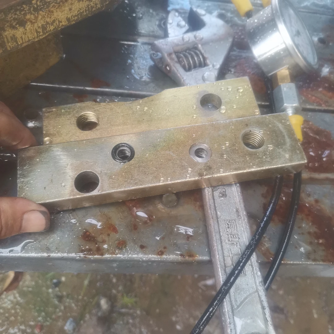 自制小松100～6，120～6，110～7，130～7液压泵测试工装